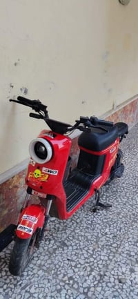 دراجة R9 مديل 2025  الدراجة جديدة  دبل أمامي خلفي  سويج عدد2 بطاريات ع...