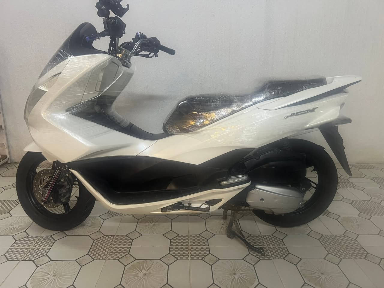 السلام عليكم/
درجه pcx مكينه. 150 
درجه جاهزه من كل النواحي 
سعر 1.450 بيها مجال. 
***********
