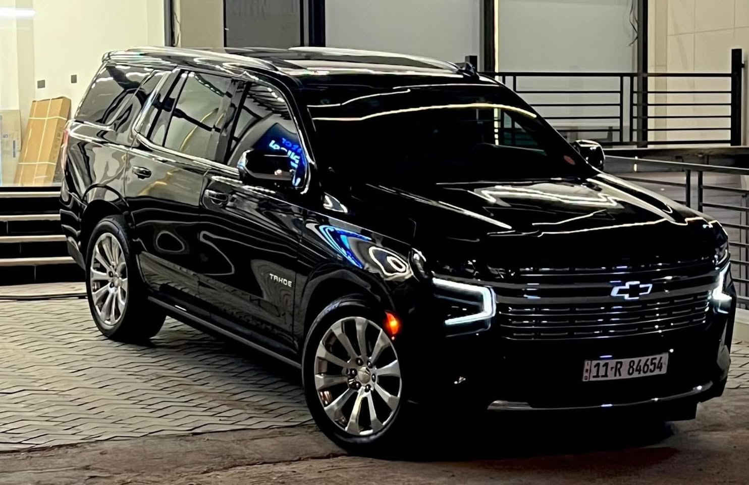 🚘 للبيع: شفروليه تاهو Premier موديل 2024 🚘
🔹 الضمان: شركة المنصور – بغداد
🔹 العداد: 22,000 كم
🔹 الموقع: كربلاء المقدسة
🔹 الحالة: ممتازة جداً
 استخدام شخصي فقط 
✨ المواصفات (فئة Premier الأعلى):
محرك V8 سعة 5.3 لتر
ناقل حركة أوتوماتيك 10 سرعات
دفع رباعي 4×4
نظام تعليق مريح وثابت
مقاعد جلد أصلية
مقاعد أمامية كهربائية مع تبريد وتسخين
ذاكرة مقعد السائق
شاشة وسطية كبيرة تعمل باللمس
نظام ملاحة
Apple CarPlay & Android Auto
نظام صوتي BOSE
تشغيل بالبصمة
بصمة أبواب
تحكم من المقود
كاميرات 360°
حساسات أمامية وخلفية
رادار مانع تصادم
الحفاظ على المسار
مراقبة النقطة العمياء
تشغيل وفتح عن بُعد
باب خلفي كهربائي
ويلات أصلية قياس 22
إضاءة LED
مرايا كهربائية قابلة للطي
تكييف أوتوماتيك ثلاثي المناطق
🔹 السيارة نظيفة جداً،مكفولة من الصبغ ، وتحت الضمان 
🔹 الفحص مرحب به
📞 للجادين فقط 
*********** 
***********
***********
