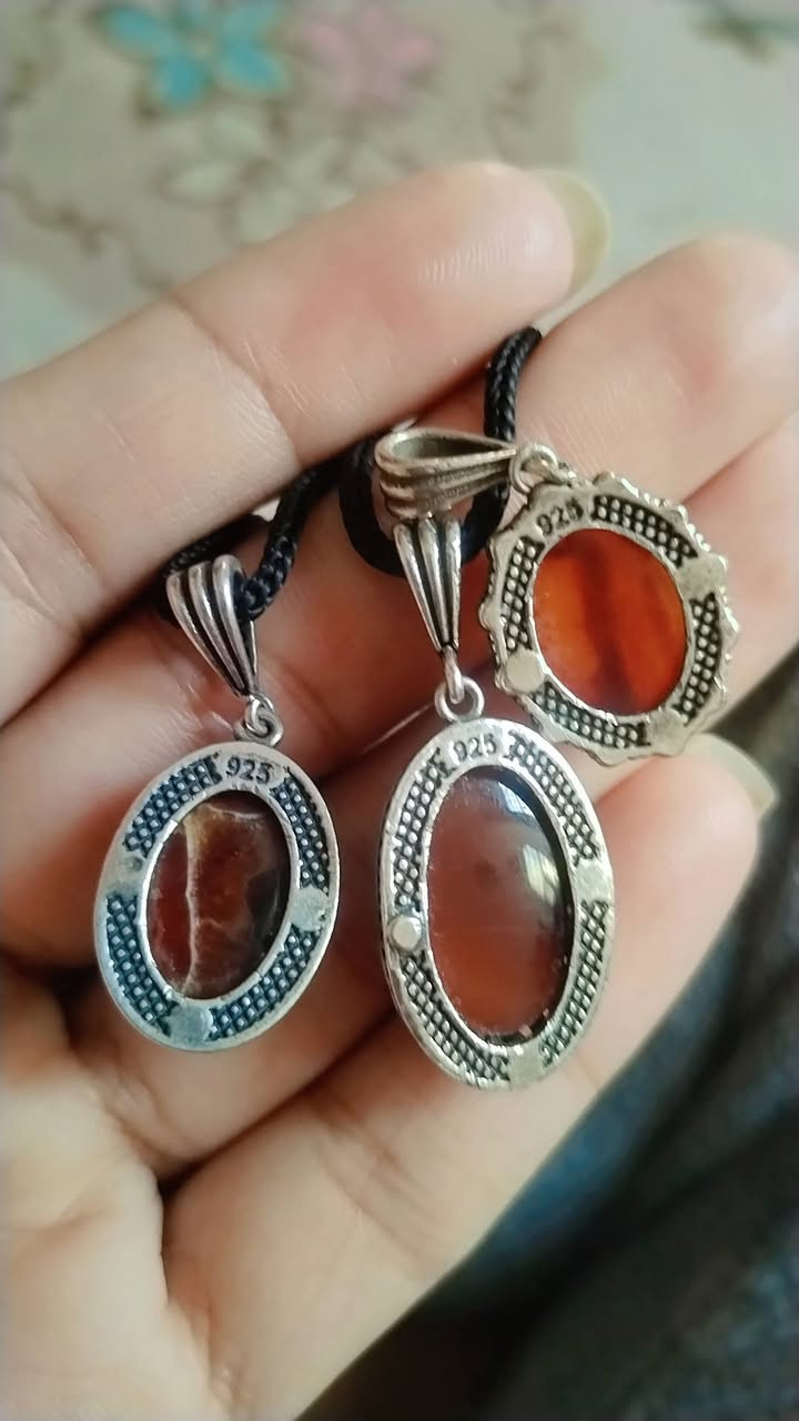 السلام عليكم عندي هذني قلايد فضه اصلي ومحابس رجاليه احجار بيهن روحانيه للبيع


**إذا كنت صاحب هذا الإعلان وتريد حذفه لأي سبب، رجاءا أرسل رسالة إلى الدعم الفني**