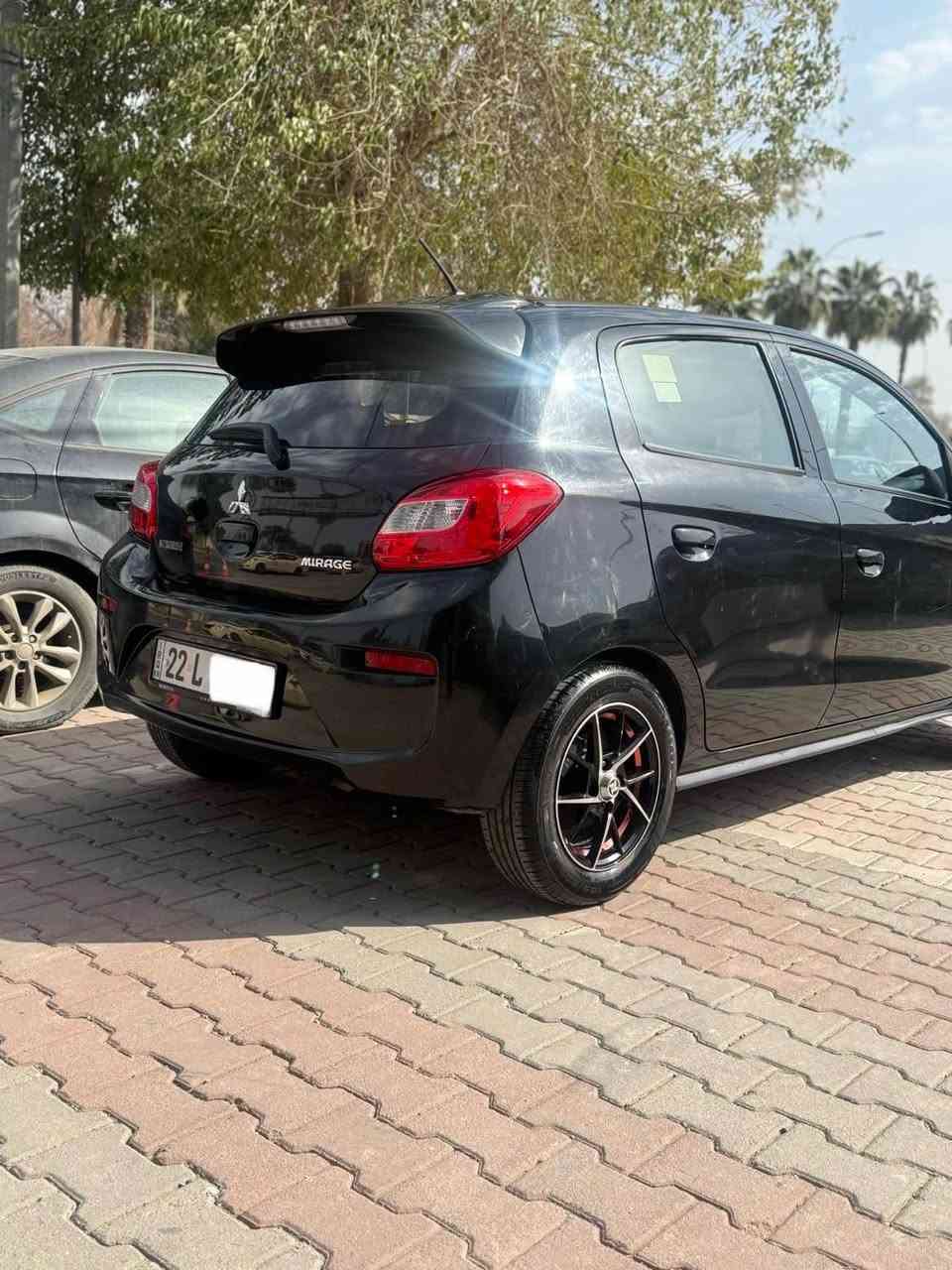 ‎میراج
‎٢٠١٩ ڕەش
‎گیر ئۆتۆماتیک  جام کارەبای سوکان ڤولیوم تحدید سورعە 
‎تایەو ویلی نویە
‎سەنەوی تا ٢٠٣٠ نوێ کرایتەوە
‎نیو  بۆنیت 
‎دەرگای پشتەوەی سبخە
53000 mile رۆیشتوە

                                                 *********** أربيل, العراق
