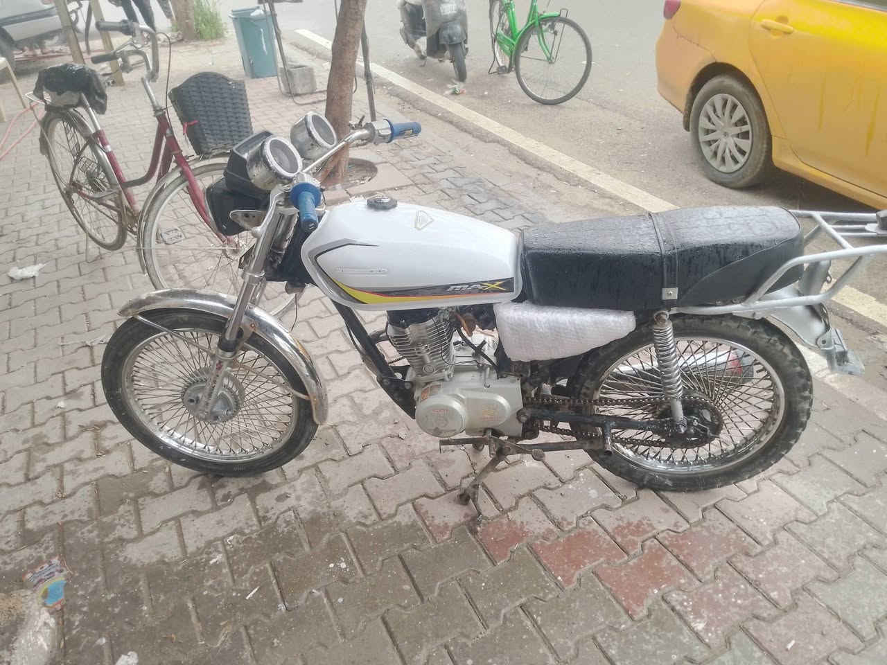 دراجة يراني موديل 19 للبيع مكان واحد حزيران دراجة نضيفه للستفسار اتصل على *********** السعر 325 بي مجال
