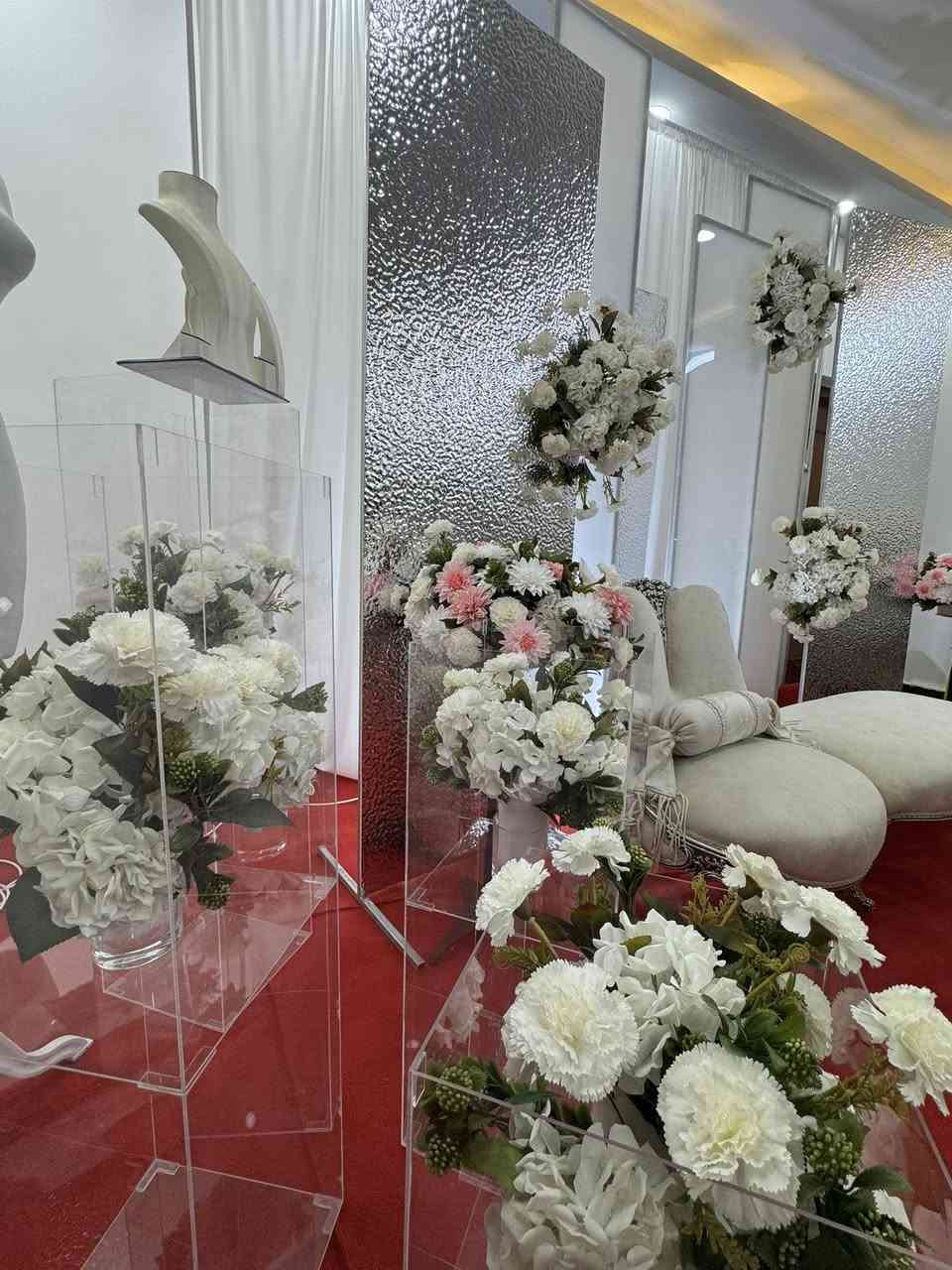 السلام عليكم
كوشه للبيع (جديده)

صممت بطابع اوربي وبمواد مستورده

وبسعر مناسب 

للاستفسار:***********
