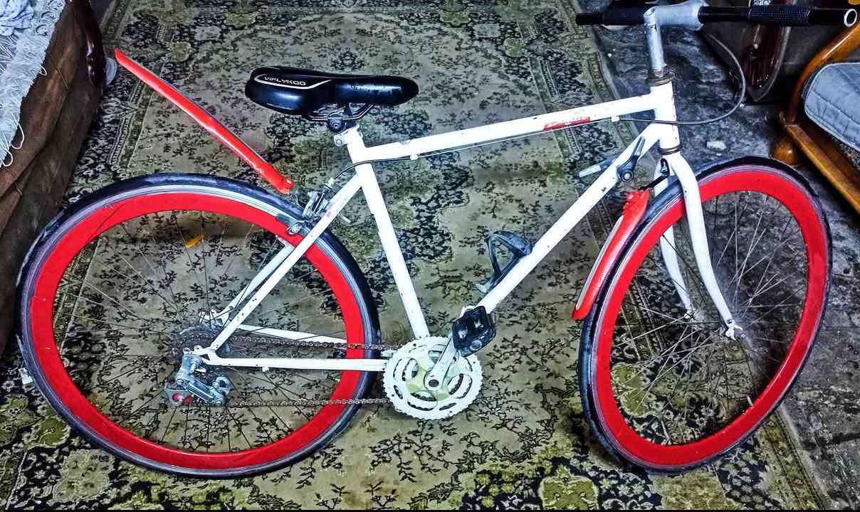 بايسكل c700 مستعمل مبدل ويلات جديده كشن جديد ومبدل كم شغله بي ضربات خفيفه عل حديد
تايرات كلشي مابيهن منفوخات يعني تاخذه منا تطلع بي منا ومبدل سرع تاير خلفي خفيف وثكيل. وبريك خلفي. مكاني بغداد مدينه الصدر. سعر 90 الف دينار


**إذا كنت صاحب هذا الإعلان وتريد حذفه لأي سبب، رجاءا أرسل رسالة إلى الدعم الفني**