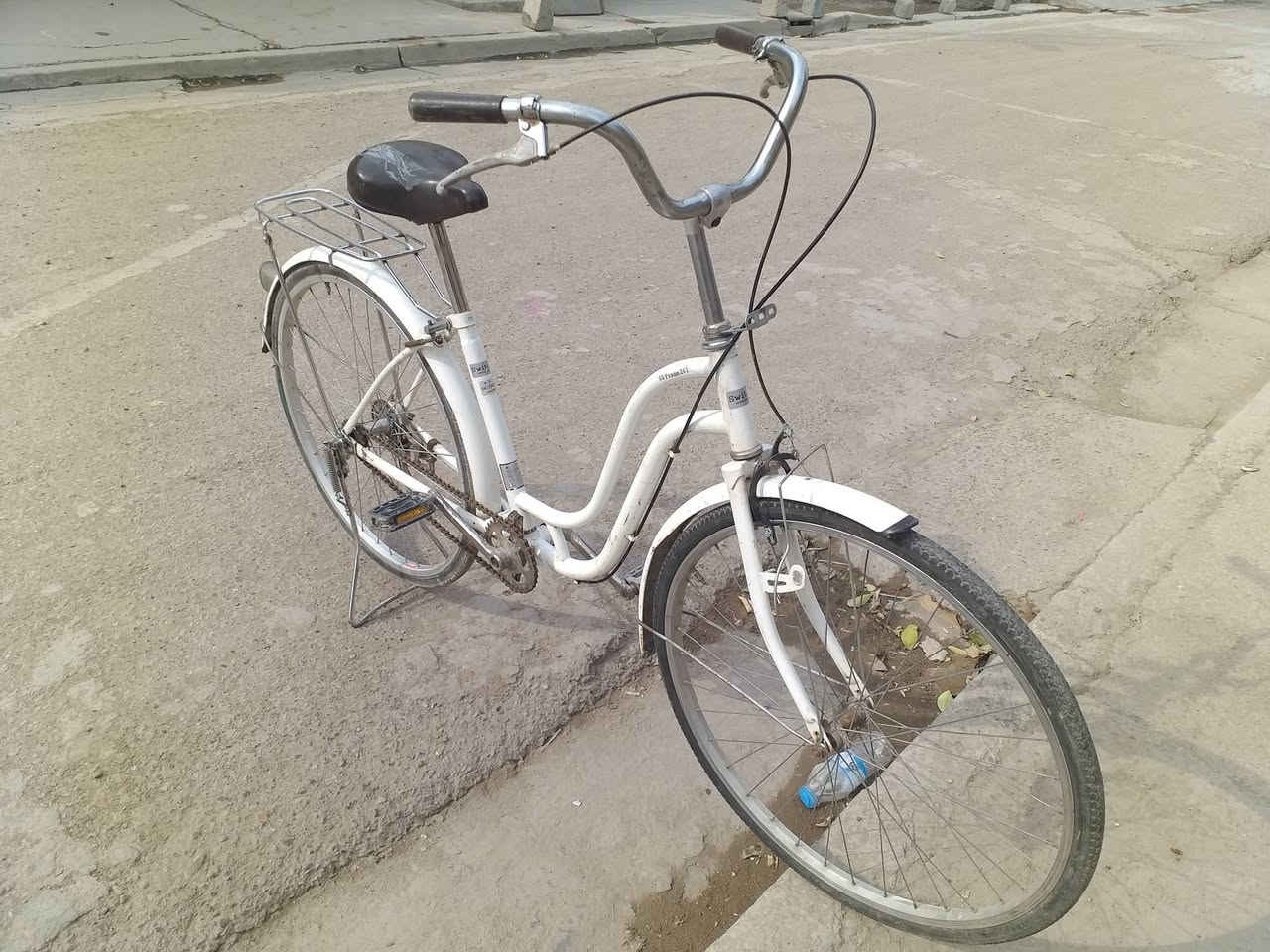 السلام عليكم 
متاح بيسكل حجم ٢٦
كامل ما بي أي نقص السعر ٨٠ الف 
او بي مجال بسيط المكان بغداد الدوره 
رقم الموبايل 📲📱*********** بي واتساب
