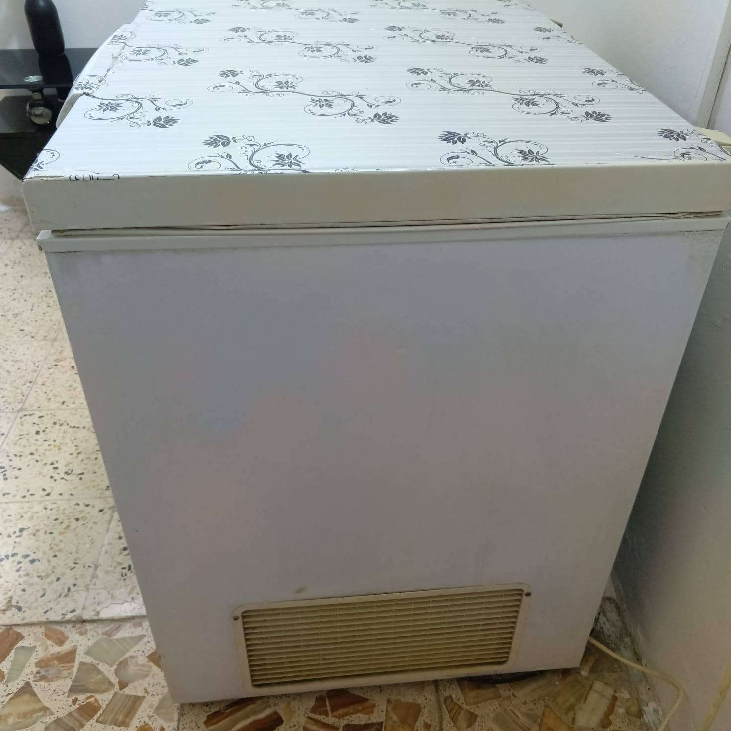 مجمدة حجم صغير 
مستعملة وتعمل بصورة جيدة جداً


**إذا كنت صاحب هذا الإعلان وتريد حذفه لأي سبب، رجاءا أرسل رسالة إلى الدعم الفني**