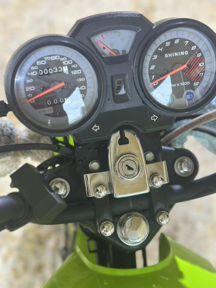 السلام عليكم شاينك 5 كير للبيع صفر كيلو متر زيرو زيرو اوراق اصولية لون اخضر مكاني بغداد سعر 1700 وبيه مجال حك الجية ***********
