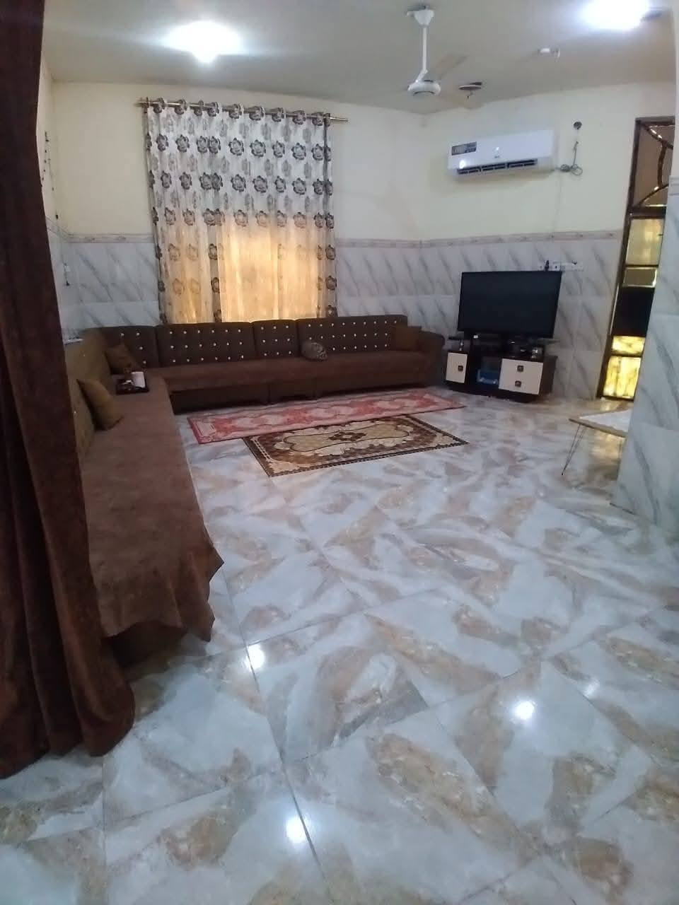 سلام عليكم قطعه ارض معه دار لبيع (ابو الخصيب العصفوريه قرب حسينه بيت الزوار)  طابو ملك صرف اسمك ينزل بل طابو
مساحه الكليه للقطعه (416)وجه ( 24)  نزال  (١٦)
مساحه الدار  167 بناء طابوق حديث طابق واحد 
يحتوي على ثلاث غرف صاله كبيرة مطبخ وصحيات 
(سعر مطلوب ٢١٥ وقابل لتفاوض) 
للستفسار اتصال على 
***********
***********
***********

سلام عليكم قطعه ارض معه دار لبيع (ابو الخصيب العصفوريه قرب حسينه بيت الزوار)  طابو ملك صرف اسمك ينزل بل طابو
