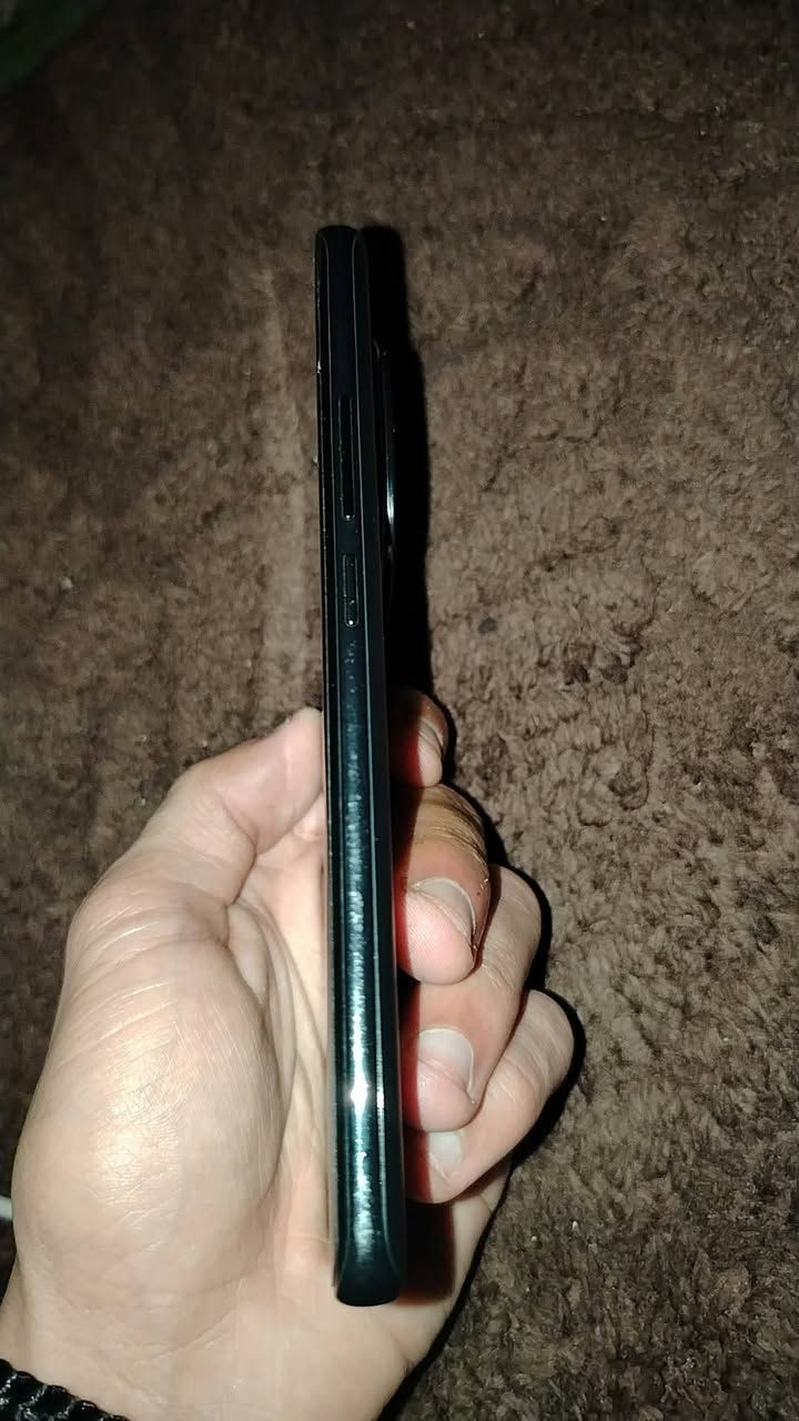 🔴 للبيع | Redmi Note 14 Pro Plus 🔴
📱 ريدمي نوت 14 برو بلس – جهاز غني عن التعريف
✅ الحالة: نظيف جدًا
⚙️ المواصفات:
⚡ شحن سريع 120 واط
🔋 بطارية 5110 ملي أمبير
📸 كاميرا 200 ميكا بكسل
🎥 تصوير 4K / 30 إطار بالثانية
🧠 معالج Snapdragon 7s Gen 3
💾 رام يصل إلى 24GB
📦 تخزين يصل إلى 512GB
📺 شاشة 120 هرتز
☀️ سطوع يصل إلى 3000 شمعة
🌊 مقاوم للماء والغبار IP68
📶 يدعم الجيل الخامس 5G
📲 يدعم الشريحة الإلكترونية eSIM
🔁 دبل سيم كارت
🔊 سماعات ستيريو
🎨 اللون: أسود
📝 ملاحظة مهمة:
يوجد فطر صغير جدًا في زجاج كاميرا الخلفية
❗ لا يؤثر على الكاميرا نهائيًا
💰 السعر: 300 ألف دينار (قابل للتفاوض)
📲 للاستفسار والتواصل واتساب
📞 ***********
