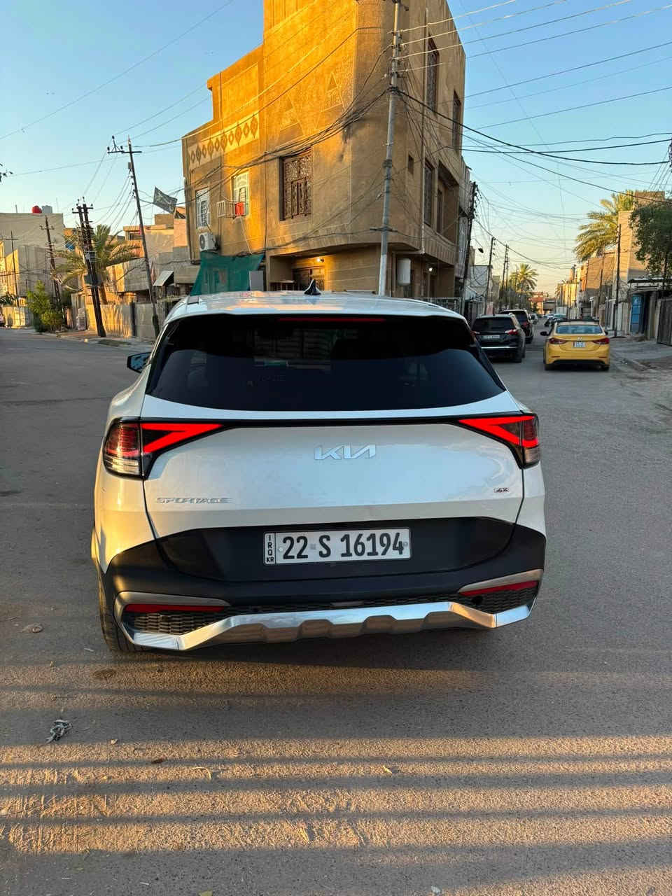 السلام عليكم سيارة سبورتج موديل 2023 وارد أمريكي موصفات عادية حادثه دعاميه خلفيه بدون ايرباك بدون صبغ ماشيه 68 ) سعر 195) ***********
