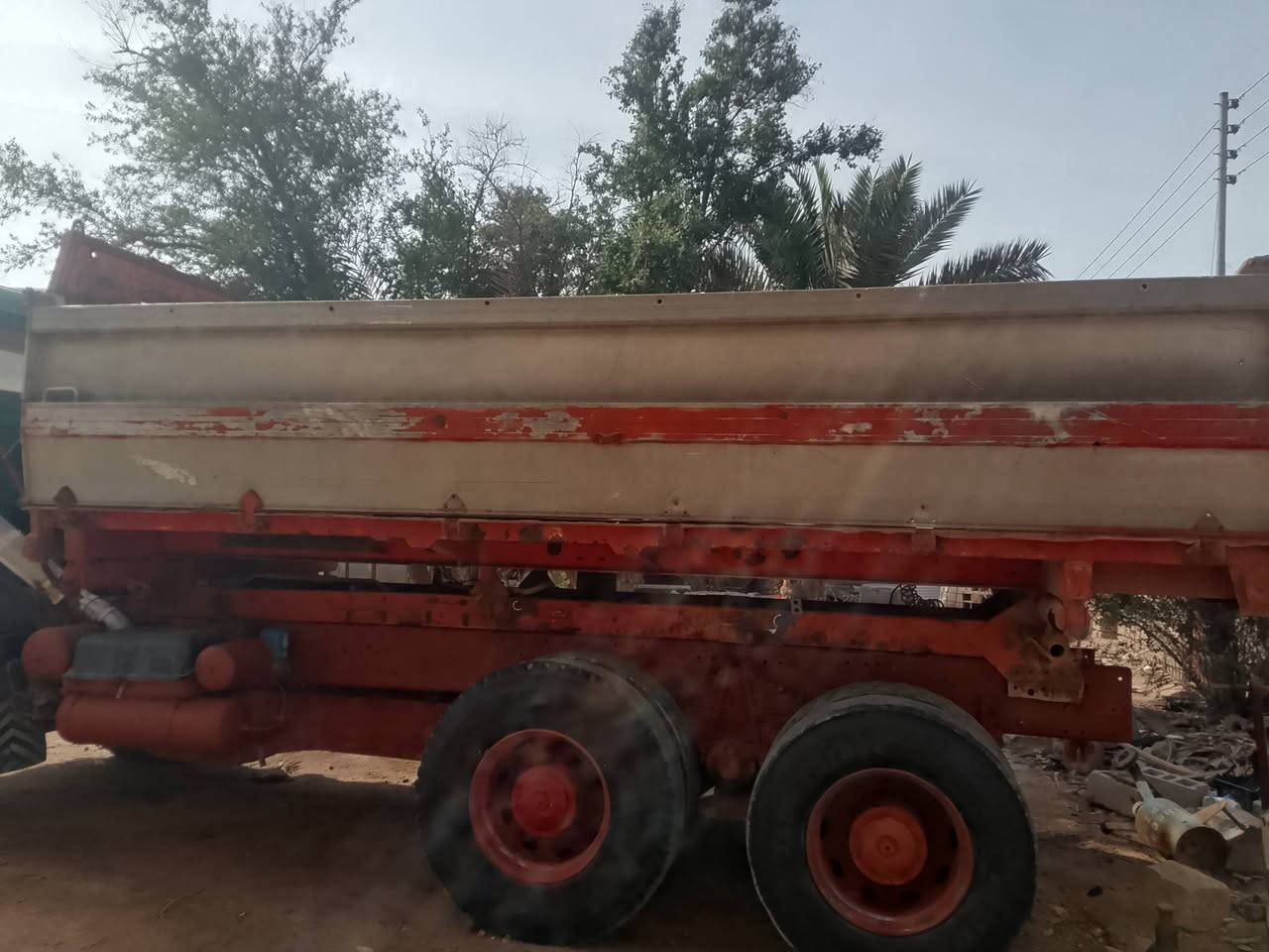 بدي فافون بلادي بيع أو مراوس بصره قضاء الدير *********** طوله خمسه وربع
