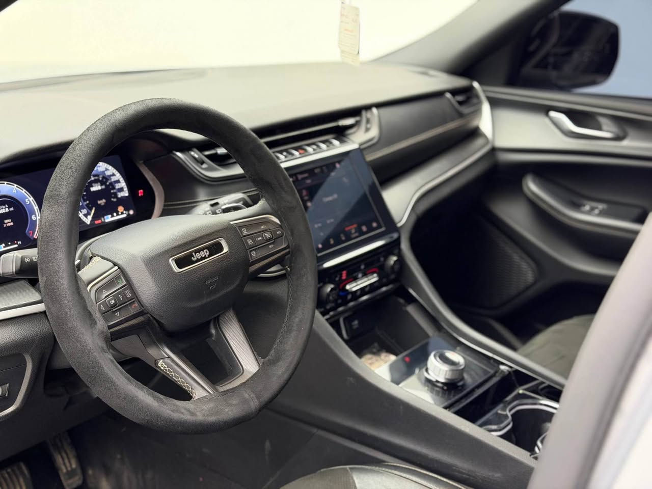 تحطيم الاسعار ب سعر شكل قديم 🔥😍💣
Jeep Grand Cherokee 2023
جيب گراند شيروكي ٢٠٢٣

مواصفات  Laredo Black top
(مقاعد جلد+تدفئة-سقف سلايت-تدفئة المقود-رادار-٧ راكب)

مكينة ٦سلندر حجم ٣.٦لتر 
ماشية ٥١،٠٠٠ ميل و بحالة جداً ممتازة 

 ضرر السيارة اربع قطع بنيد و جاملغ و بابين بدون دواخل ايرباك بس دكمة مرجع سستم السيارة كلش حلوة و نظيفة

رقم كاتي دهوك تترقم شمالي السيارة
مكفولة من كير و محرك و كهربائيات

و ب سعر(225$) ورقة و بيها مجال

مكان السيارة

دهوك -معرض ارشف R-Shev
رقم51 من معارض التيرمينال 

***********
*********** دهوك, العراق
