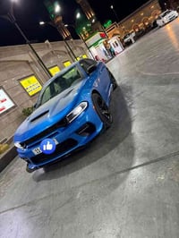 من رخصه لادمن سياره جارجر موديل 2023للبيع  لون  بحري مميز حادثهه بس دع...