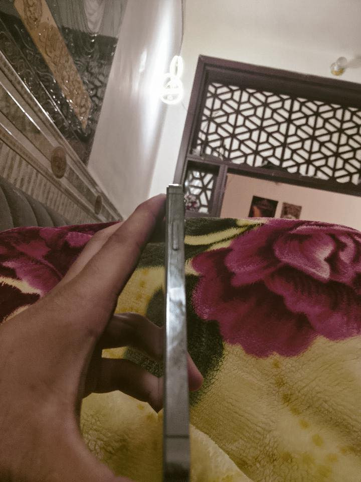 آيفون 12برو نضيف ذاكره 256وبطاريه84جهاز شرق اوسط مبدل شاشه وكامره سعره 325شراي يتصل ***********
