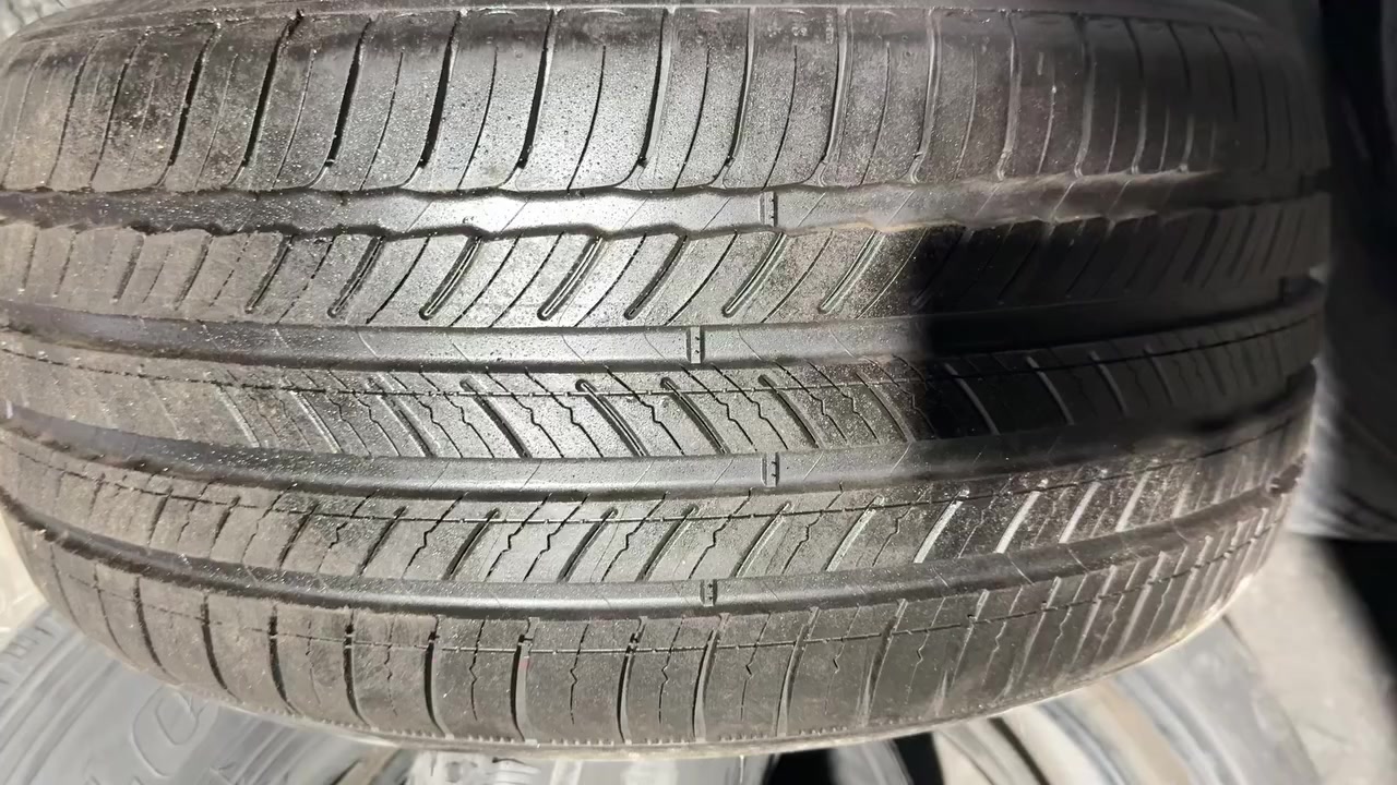 سلام عليكم أطارات مشلن الاصلي GV70 حجم 21/40/255 متوفر ٣ اطارات نظافه فول
العنوان البصره شارع التجاري
مجمع علي طالب لتجاره الاطارات
***********
