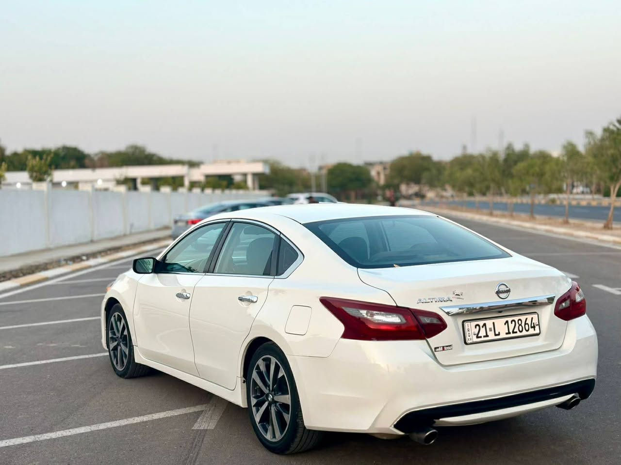 نيسان التيما 18
sv
ماشية81الف
جاملغ امامي صبغ بيهة شوية بارد بل بنيد
تخم تاير ويل جديد باتري صدر كلة جديد
دوشمة دواخل السيارة جديدة 
***********
