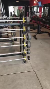 قاعه كامله للبيع سعر ٢٠٠  مابيها اي نقص العنوان بغداد 07718483948 1.بن...