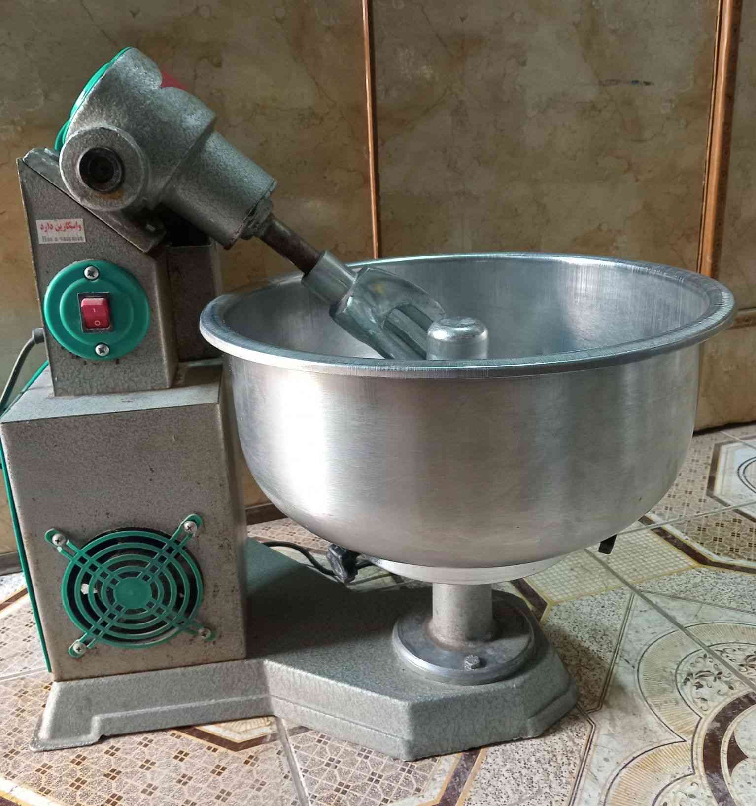 للبيع عجانه جدر ينفصل 10 كيلو مكاني بغداد جكوك قريب على الكاظمية السعر ١٧٥
***********
