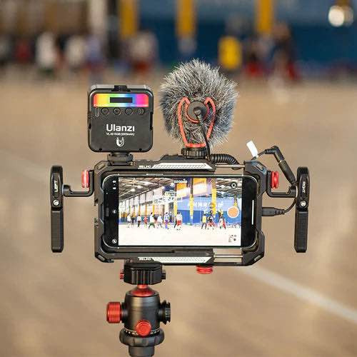 موبايلك بعد اليوم مو موبايل… صار كاميرا احترافية!

قفص Ulanzi Lino لتصوير الفيديو واللقاءات والمؤتمرات،
يناسب جميع الموبايلات

مقبض مريح، تحكم ثابت، وتگدر تركّب مايك أو إضاءة بسهولة،
حتى يطلع تصويرك نظيف، ثابت، واحترافي.

إذا تسوي لقاءات، تقارير، أو محتوى سوشيال…
هذا القفص هو ترقية حقيقية لإنتاجك.

هنا… وجهتك لكل ما هو عالمي وموثوق.
 
للتواصل 
*********** كركوك, العراق
