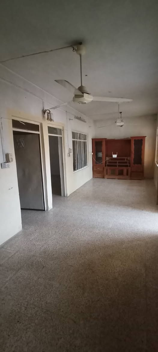 دار للايجار
حي البكر شارع المنظمة خلف تيم ماركت...
طابقين طابق الاول منفصل عن طابق الثاني 
كاشيء غرفتين نوم وهول ومشتملات 
كل طابق 
للاستفسار مراجعة مكتب المازن حي البكر شارع المنظمة قرب المركز 
او الاتصال على 📞☎️***********
