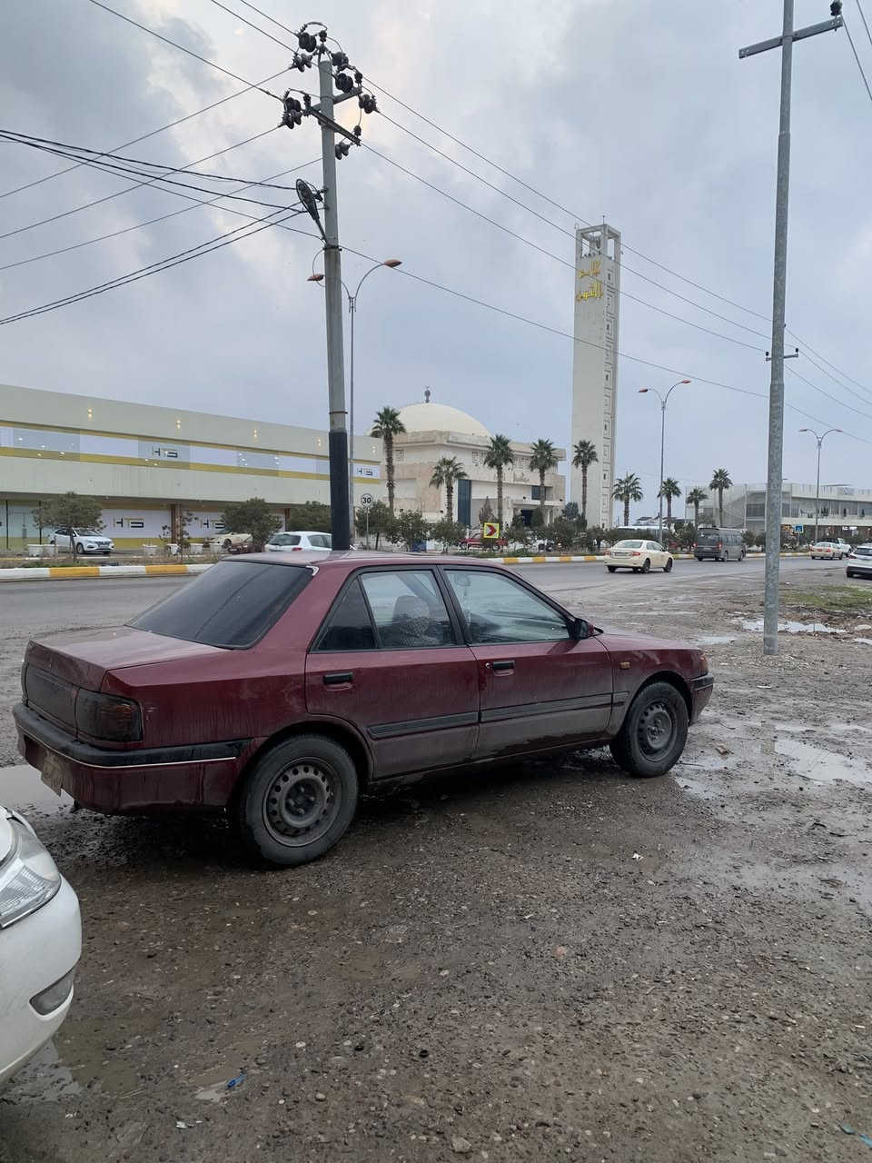 مازدة 323  موديل ١٩٩٤ سلات گير و مةكينة بةشةرت  بةناو كردن بةشةرت تةقةو رةقةى بةشةرت  سحر ٤٤  غرامةشى لةسةرة ٤٨٠ هةزار دواى مةحةكةل بوت دةگةرينمةوة ..***********

