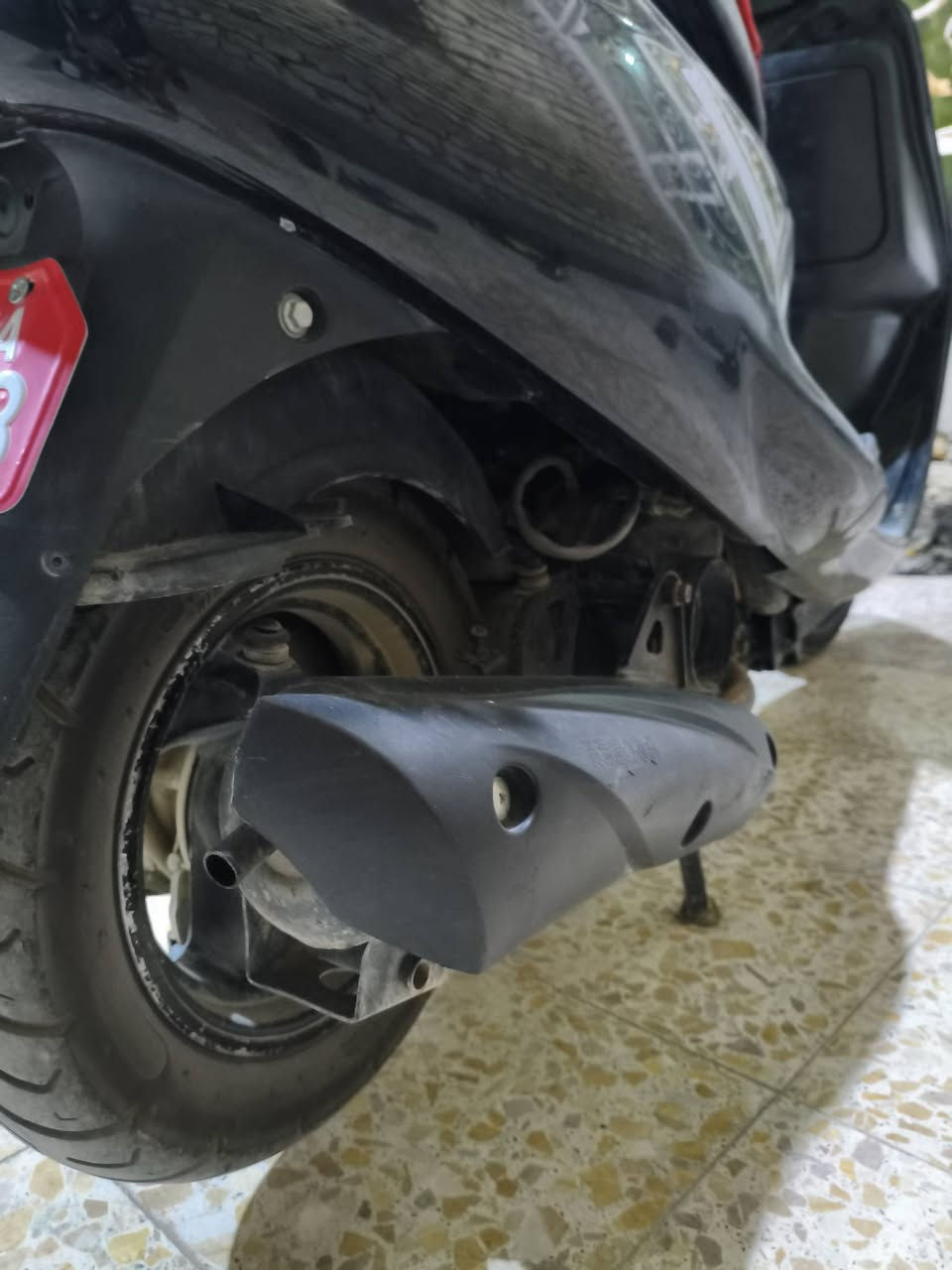 السلام عليكم دراجه فراشه فحل للبيع او مراوس  نضيفـة مفتوحه مره وحده السعر 400 وبيها مجال مكينه حلوه للتواصل واتساب ***********
