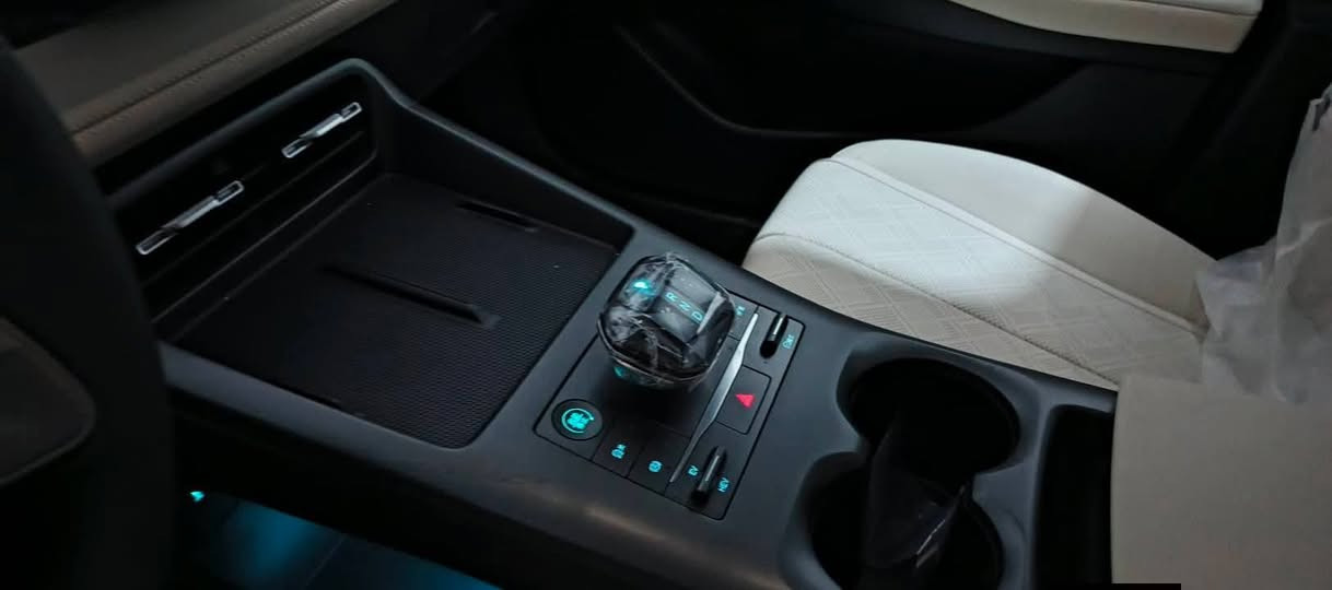 شركه الموسوي لتجاره السياره الزيرو  فقط
توفر بي واي دي كن بلص موديل 2025
اليكم المواصفات: 

انتبه السياره : هايبرد & بانزين & كهرباء يعني التفويله الوحده بانزين نمشيك 2100 كيلو
سعه التانكي 65 لتر
موديل 2025
حساسات
حجم المحرك 1.5
شاشه اصليه
كامره خلفيه
هند بريك كهرباء
دشبول شاشه ديجيتال
اوتو هولد
مفتاح التشغيل بصمه
تشغيل عن بعد تحكمات مقود
اوامر صوتيه
منفذ طاقه
منافذ شحن
جلد حياكه
دخول ذكي
3 وضعيات قيادة
اشاير بالمري
تتسع المقصورة ل 5 ركاب
المقاعد جلد رياضي
اريل نفكيتر
اناره داخليه LED
لد امامي LED
قطعتين تبريد
مثبت سرعة
حجم الاطار 16
مانع تزحلق
شاحنه خلفية
كير كرستال 
البطارية ليثيوم الاقوى والاطول عمرا في عالم الهايبرد
بصمه مع كارت 

للاستفسار : ***********
***********
السعر : 18.400.000 دينار عراقي فقط
المكان بغداد الكرخ
