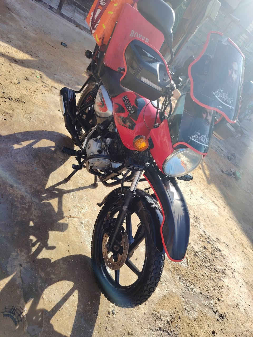 سلام عليكم بوكسر جبلي للبيع كاملة من كل نواحي ما بيهة اي نقص مكينة مبدل بوشة وبستم شركة موديل ٢٠٢٠ بل سنوية ٢٠١٩ كلج جديد باتري جديد كابريتر جديد شركة العنوان شهداء البياع السعر  17000 وبية مجال  مستعجل على بيعتهة الرقم ***********
