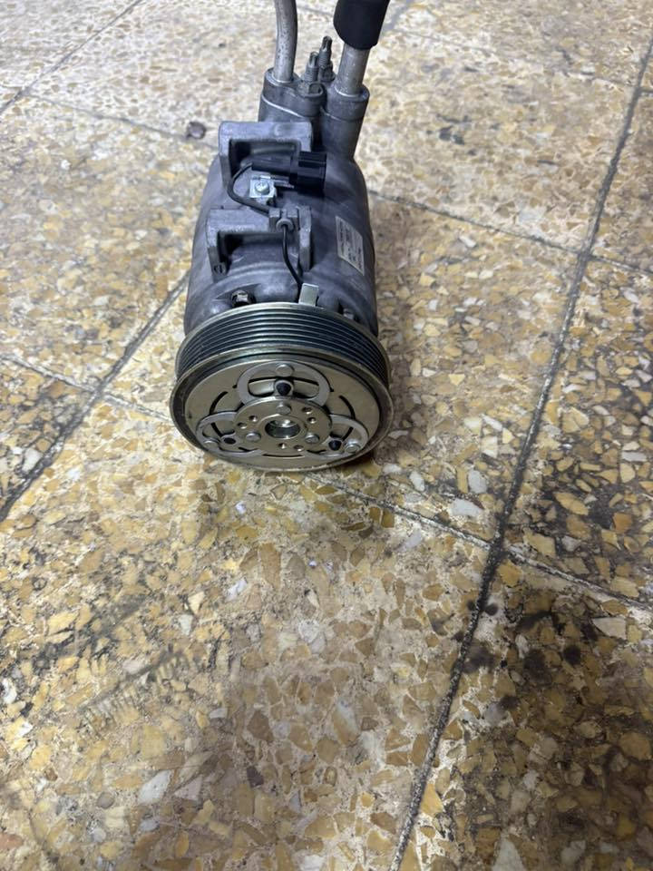 كمبريسر نيسان اورفان  مال حاويه جديده سعر 250 الف للاستفسار ***********/***********
