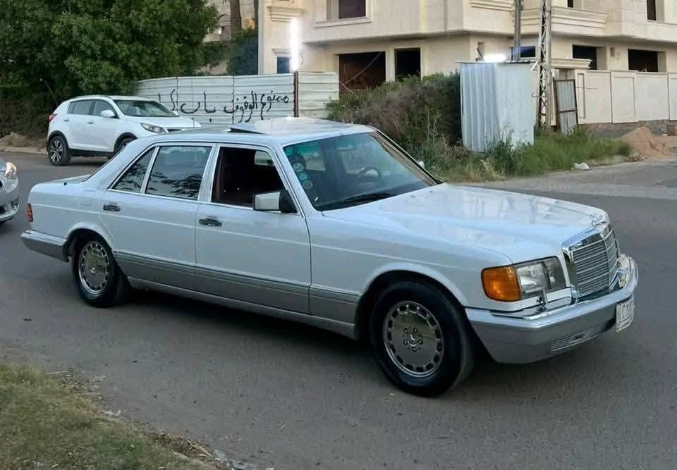 داخل احمر مميز سياره جاهزه على اخر حبايه
السعر مناسب جدا وبسمي

مارسدس SeL 300  موديل 1988 باب طويله 
فول سياره سلايت كشنات كهرباء سترين كهرباء بيها قطع صبغ
مكان السياره بغداد  ملاحظة مكلف بالنشر 
للاستفسار ***********  ***********
