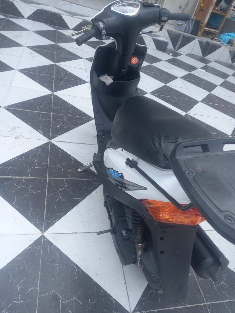 عدله بوشة 49 سلف 55 كهربائياتها كامله نكرة سلف.  السعر 550 بيها مجال ***********
