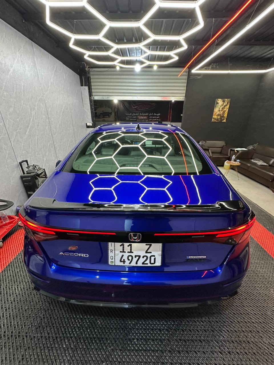 بسم الله الرحمن الرحيم 
شبابنا الطيبة شلونكم ان شاء بخير
مستعجل على البيع الي يريد يجي يشوف السيارة اني بخدمته 
كل التفاصيل وصور الحادث والسعر موجوده بالمنشور واني حاضر  
عندي هوندا اكورد 23 sport L للبيع او المراوس 
سيارة ويل ١٩ كشنات جلد خزن مموري تدفئة مقاعد ثلاث وضعيات قيادة شاشة كبيرة كار بلي سلايد روف ومنافذ تايب سي وبعد بيها مواصفات سيارة مابيها نواقص كاملة ماشية ٢٩ الف قابل للزيادة حادثها تبديل بنيد فقط وبارد بالجاملغ ارباگ راجع سستم يعني مبدل كبسولات مو مصلح الطلقة بين قوسين ماكو ( تلزيگ )  
رقم الهاتف ***********
واتس اب *********** 
مكان السيارة بغداد بسماية السعر 18،500  
واني بخدمتكم الي يحب يجي يشوف السيارة و ان شاء الله ما أقصر
