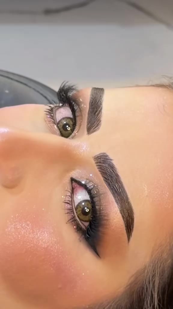 بغداد حي الحسين داخل فرع مثلجات الريان اشتغل  بالبيت
خبرة ١٠   سنوات 
 اشتغلت سابقا بمركز جاد اللبناني ومركز الشيماء التجميلي وصالون ايهاب كريم مراد

خطوبة او مهر ١٢٥مع هدية ❤ عدسات واظافر ورموش شعر طبيعي وباودر جسم 
حنة وعرس ٢٠٠ مع هدية ❤ عدسات واظافر ورموش شعر طبيعي وباودر جسم 
مكياج مدعوة  ٢٥   مع هدية رموش طبيعية 
تسريحه ٢٥ 
تسريحة شينيون او بونتيل ٣٥  
عدسات ٢٠
الماكيرة باريس بغداد حي الحسين فرع مثلجات الريان للحجز ***********  صالوني بالبيت
