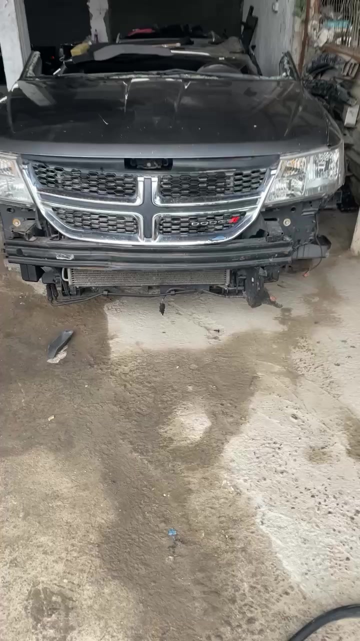 السلام عليكم يتوفر قطع غيار دوج جورني  كامله ابواب .بنيد . جنطه . حداديه امامي . حداديه خلفي 
مكينه كير. بانسب الاسعار الاستفسار *********** المكان حله حي الصناعي محطه تعبه العرفان
