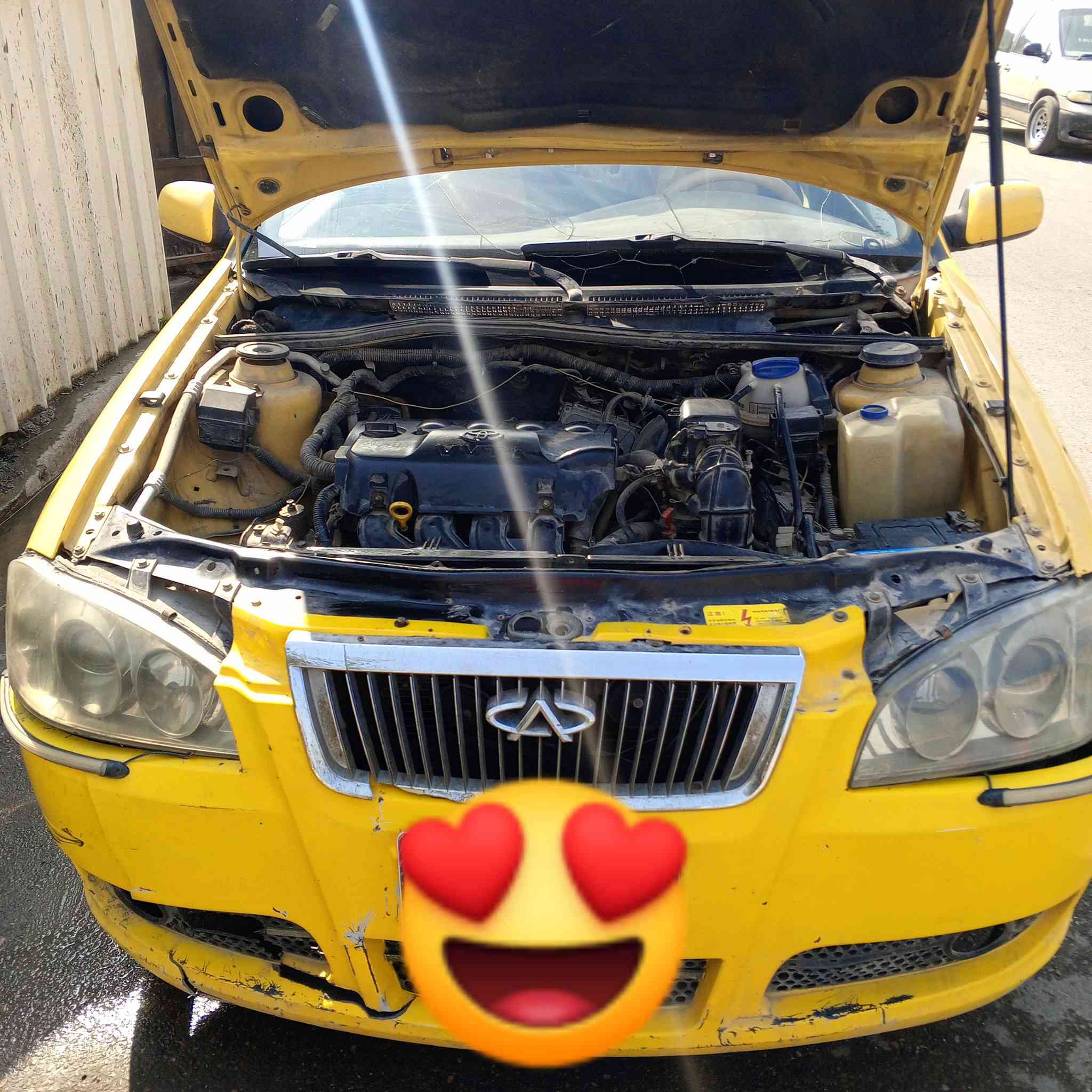 السلام عليكم 
شيري كوين صفرة كير ومحرك كورلا
2009 مصفرة باسمي سنوية2029
تبريد شغال. للاتصال وات ساب ***********
