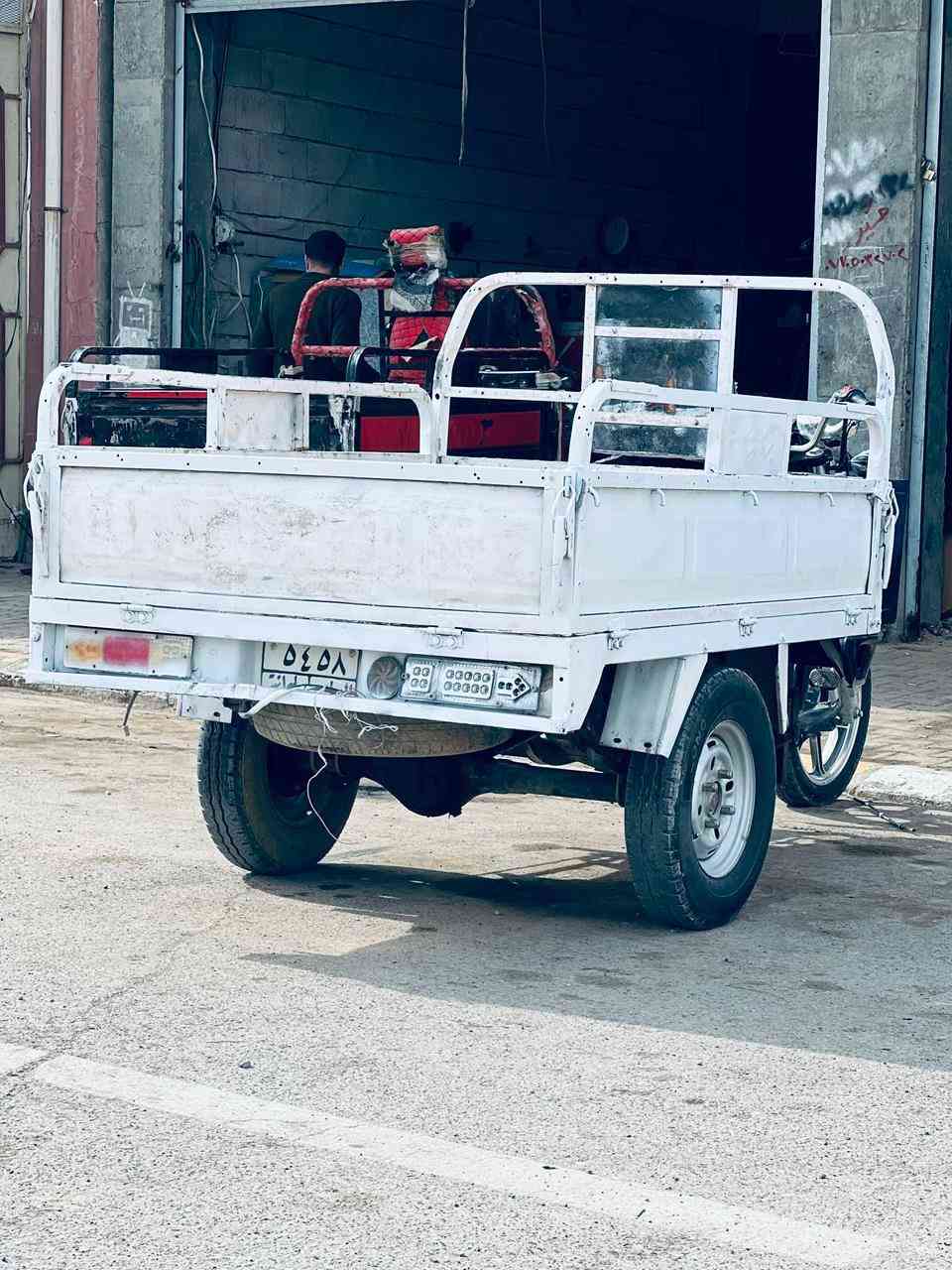 سلام عليكم ستوتة للبيع موديل 2010 رقم و سنوية كاملة تخم تاير جديد و دبلات مال فحل عايزة شوي ترتيبات سعر 900 و بيهة شوية مجال مكان ديالى جلولاء ***********
