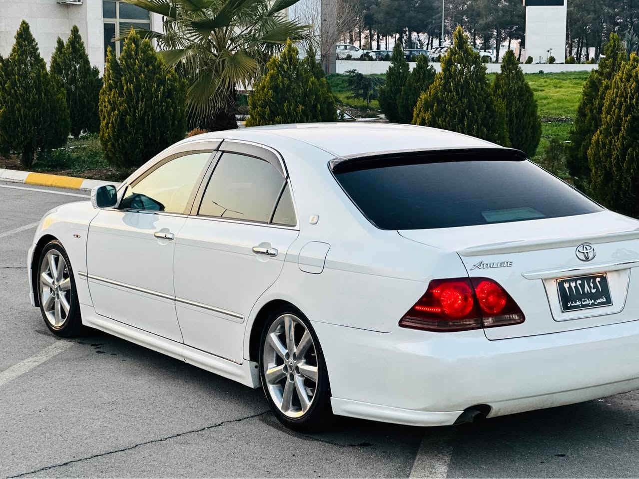 تویتا شاهانە مووس مووس ٢٠٠٥
١٨٠ بچوک بە بچوک ناو ڕەش دینگەی ئیستل بیلاد
يەک پارچەی ئەوپای بۆیاخە
دەعم و لێدراوی کەڤەر گۆڕاو بەشەرت 
گێڕ و مەکینەو سارد و گەرم بەشەرت 
چوار تاییەی تازە بێ مەسرەف
سەقف شوشەیی 
قفڵی(٦٣) گەڵا 
ژ.م ***********
*********** Singapore
