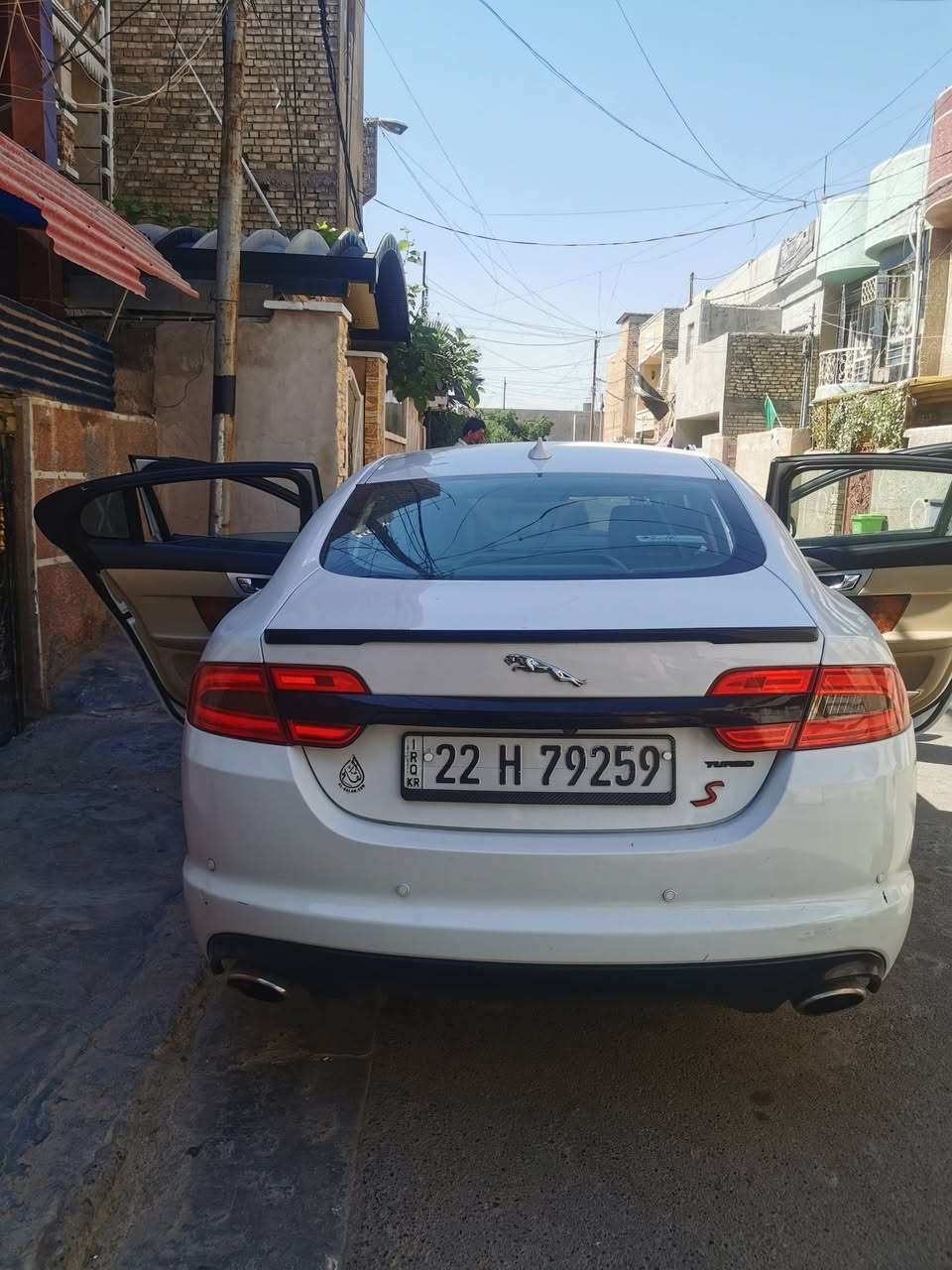جاكور للبيع موديل 2015 خليجي كفاله فول واحد ع واحد وكاله ساردار محرك ٤ سلندر عذرا ممتواجد ع الفيس رقم الموبايل *********** اتصل وبلخدمه
