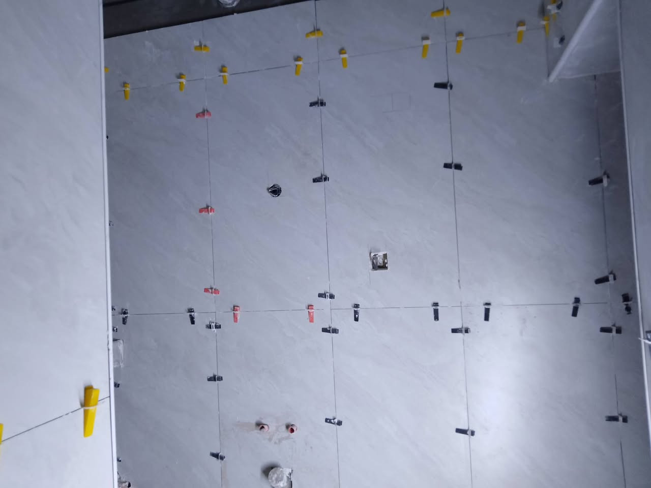 سلام عليكم خلفة تطبيك كافة السراميك جدران ارضيات 

مرمر بورسلين بايات درج عمل لوح بورسلين ترميم بيوت 

واجهات تسليم مهندس مكاني بغداد ***********
