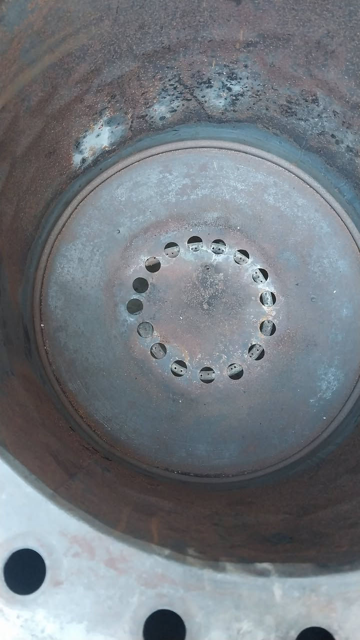 تنور  للبيع  نظيف   سعره 20  وبيه مجال   مكاني حي الحكيم
اليريده هذا رقمي *********** وبيه واتساب
