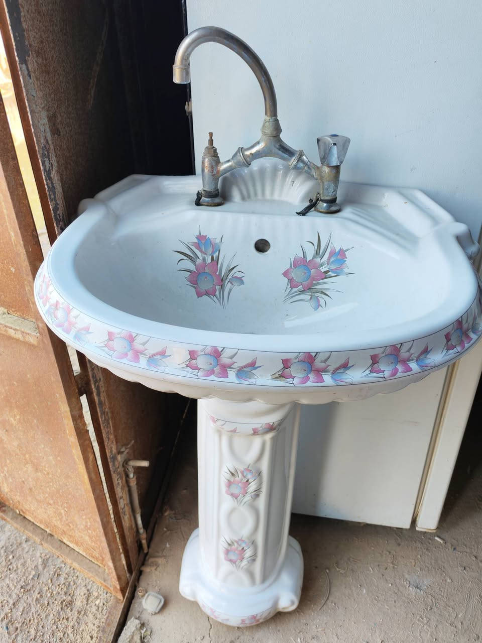 اغراض بيت كامل للبيع 
شغالات شرط الفحص 
الحلة حي الميثاق
***********
