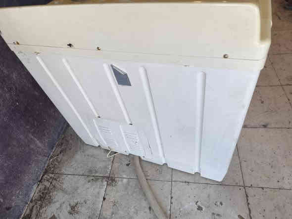 غسالة تكمة ٢٢ كيلو  ع فحص وضمان وي اشكال ترجع نضيفه  شغاله كل نقص مابيه
‏‪0781 090 0608‬‏   ‏‪0773 367 1776‬‏
