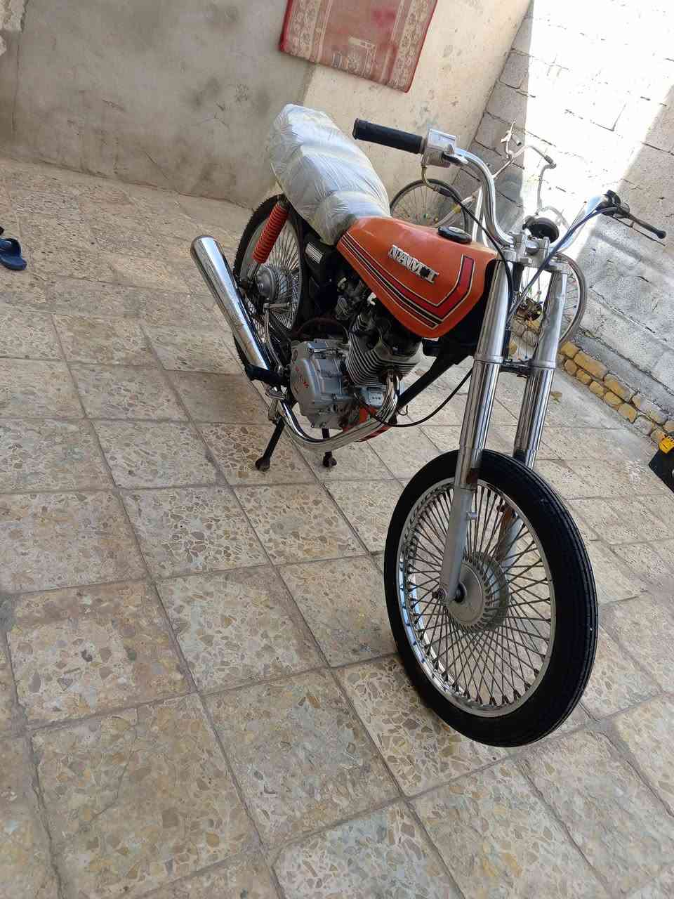 السلام عليكم
دراجه ناعمه للبيع موديل 20 اوراق اصولي شاصي مكفول محرك مفتوح تخم تاير جديد دراجه حلوة ونضيفه 
مكان ذي قار الرفاعي السعر 450وبيها مجال بسيط اتصل على ***********
