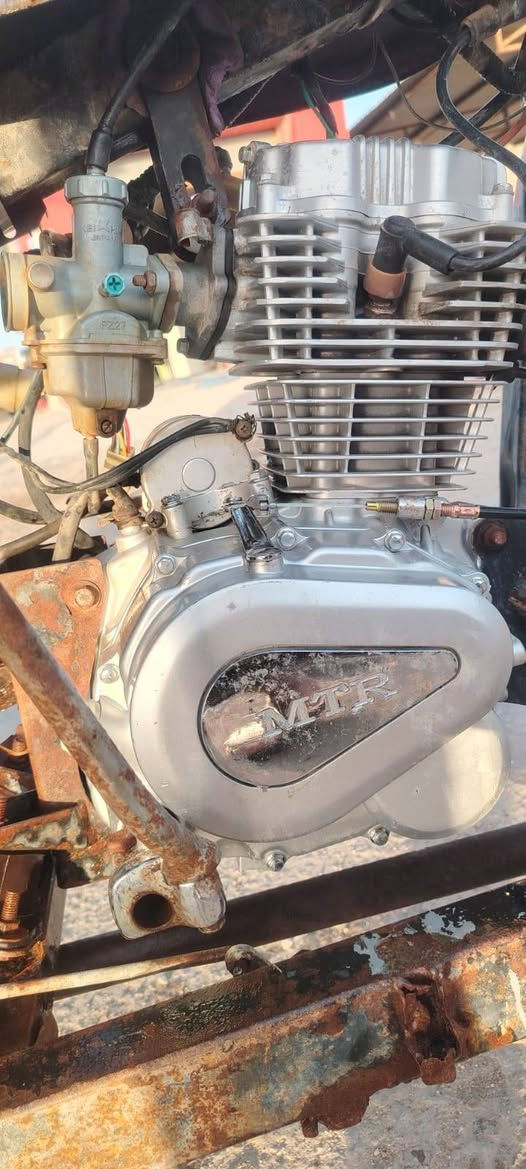 السلام عليكم  ستوته للبيع موديل 2016 مكينه جديده صارلي شهر من امبدله  حجمه 150ستوته بيه شويه خياسات  بل بدي  شاصي نضيف دبلات شغاله سعر 700 اوبيه مجال  ***********9 مكلف بل نشر  مكانه طليعه
