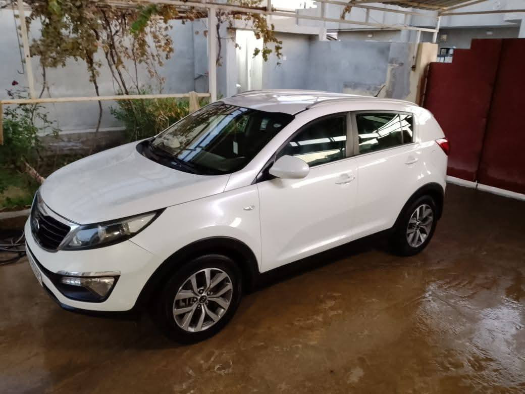 كيا سبورتاج 2016 بدون صبغ بدون ضرر فقط شبر بارد بقبغ الصندوق رقم سنوية هزة جديد و بسمي السيارة كير محرك شرط السعر 155 و بيها مجال بسيط الشراي يتصل
*********** / ***********
