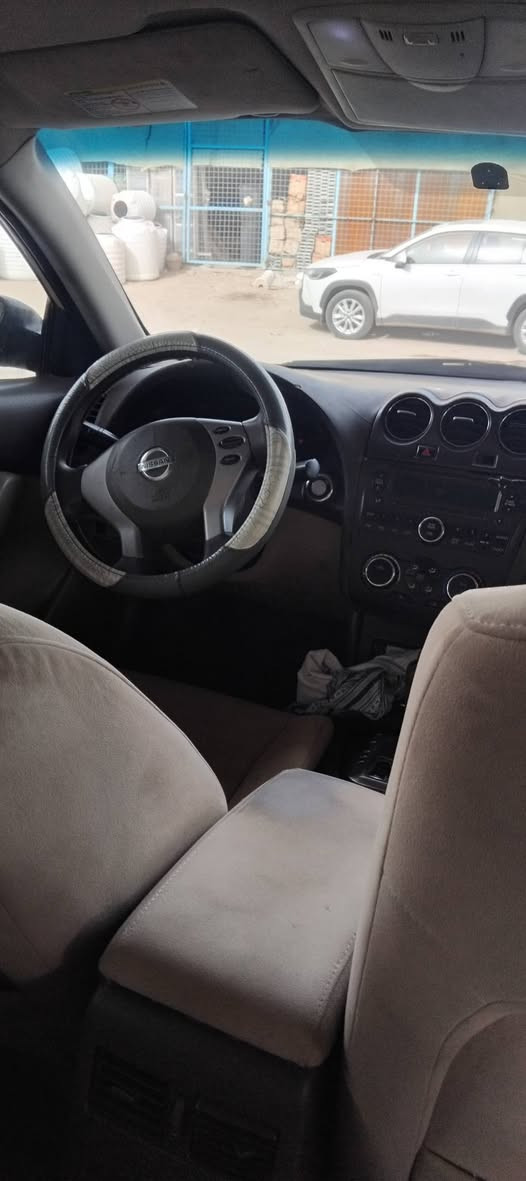 سلام عليكم  نيسان التيما  ٢٠١٢ خليجي  حادث  داخل العراق        باب وجاملغ ايمن بدون رقم تحتبر دخول جديد  سعر ٥٥ ورقه وبيه مجال الشراي  اتصل عل رقم *********** مكان كربلاء
