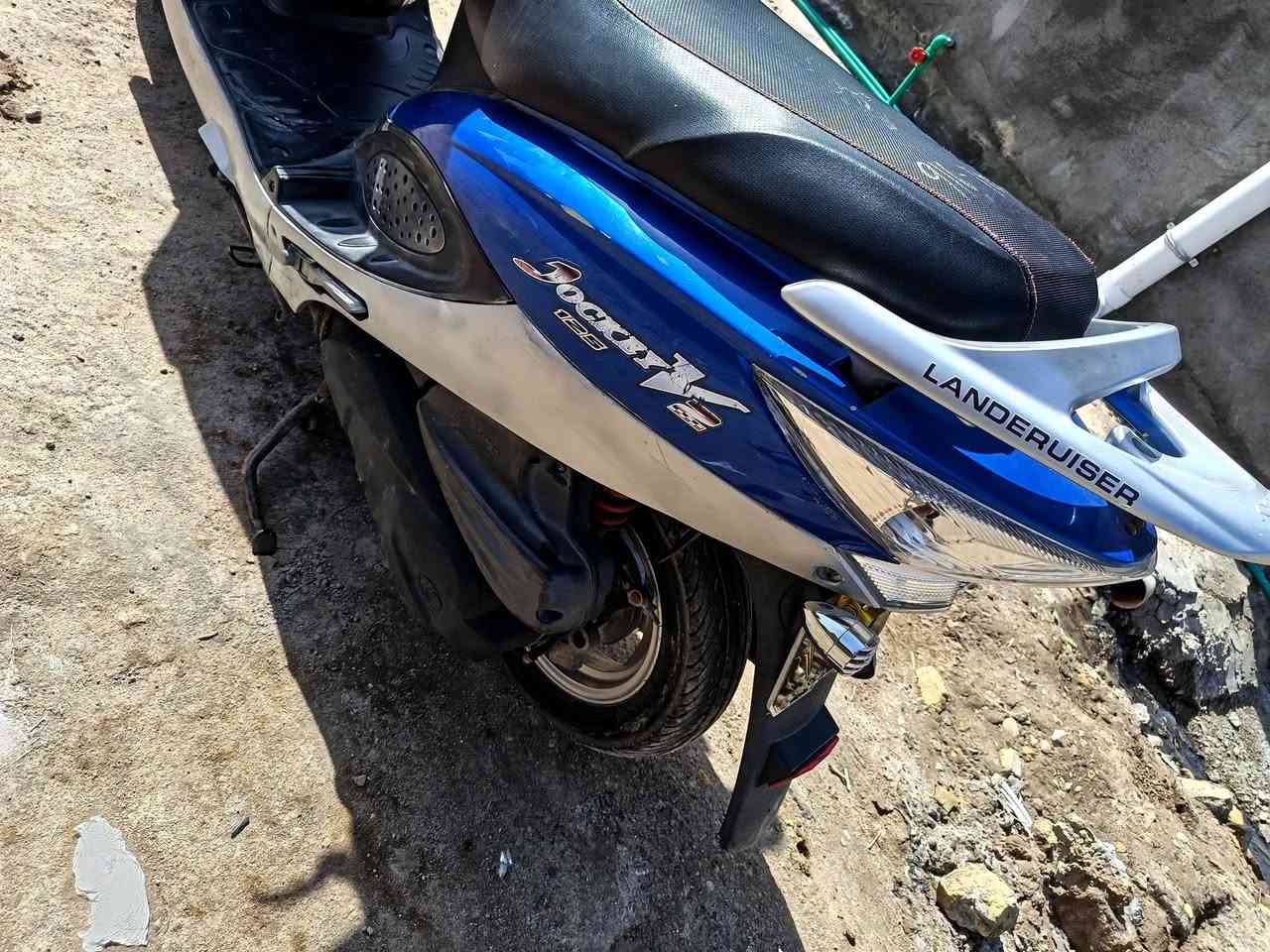 كامكو2016  V2 َمكفوله كفاله عامه كله بلاديه كل نقص مابيه مكينه ناعمه اتخبل للبيع السعر على الخاص او الاتصال على الرقم(***********)
