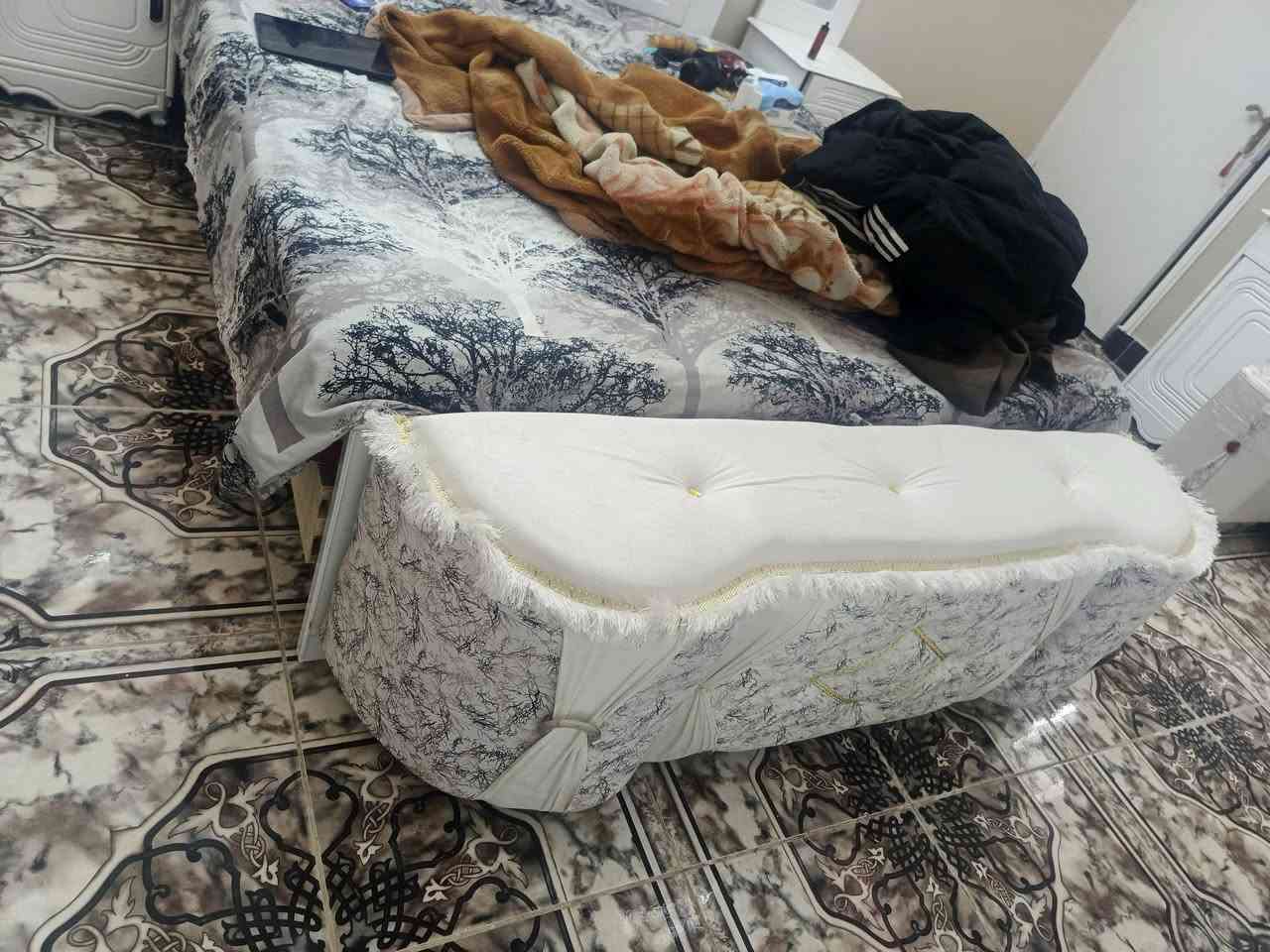 اخشاب عراقي جديده ممستخدمه البارحه نصبتها اعتازيت وريد ابيع 9 قطع مكاني بغداد سعر مليون و 100 للتواصل ***********
