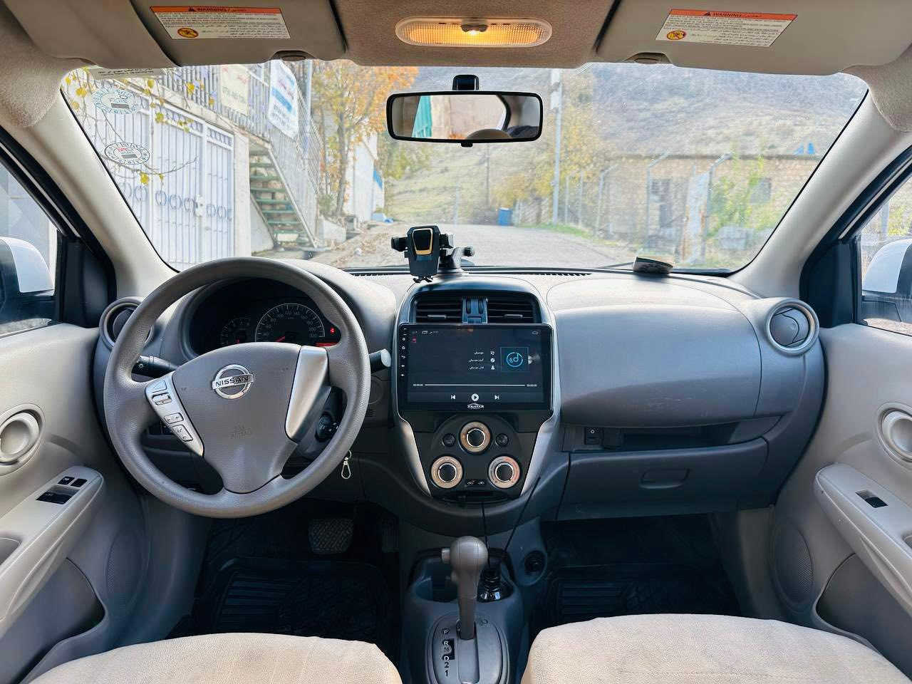 نيسان سني 2019   مواصفاتها (شاشا تحكم أستيرن حساس خلفي) ضرها (خفيف بس تعديل على بارد من جها سكن بدون دواخل بدون أيرباك ) 
سعرها(105) بيها مجال 
رقم *********** 
واتساب ***********
