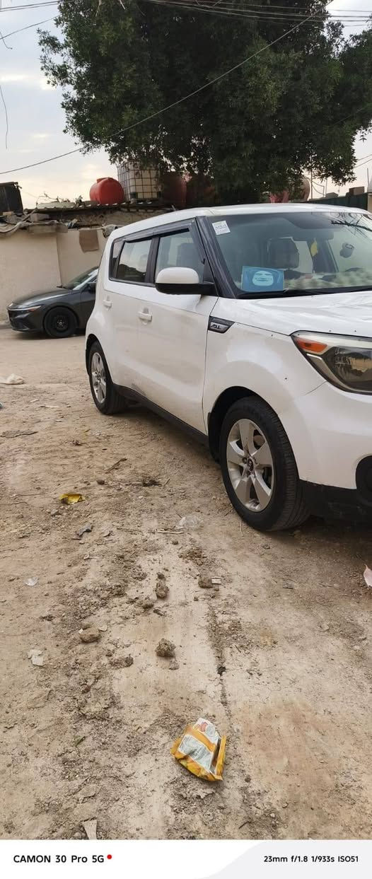 سيارة كيا صول موديل ١٨ دخول ٢٠٢٠ وارد أمريكي  وسنوية جديدة وباسمي تحويل ثاني يوم صور الحادث بالمنشور مكان سيارة (العمارة حي المعلمين السايدين ) رقم الهاتف *********** السعر ١٠٥
